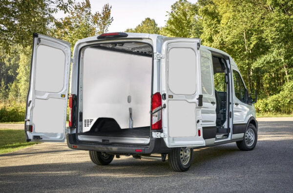 KOMPLET: podlaha + tmelenie + obklad blatníkov + obklad vrchnej časti stien a dverí (aluplast) + montáž ZDARMA (Fiat Ducato Crew Cab L3H2 od 2006)